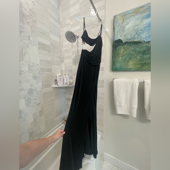 Katie May Amelia Black Gown - Picture 5 of 9